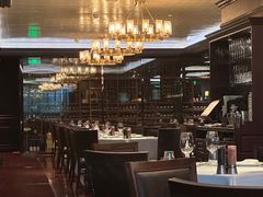 -Wolfgang’s Steakhouse 沃夫冈牛排馆(上海白玉兰广场店)
