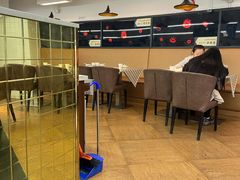 -新大咀港式茶餐厅(宝山万达店)
