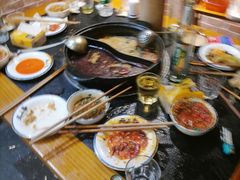 -两三事小郡肝串串香火锅(桂庙店)