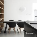 由车库改建的明亮宁静大屋
