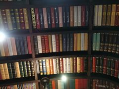 -钟书阁(松江泰晤士小镇店)