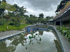 -茅草房·河畔园林火锅