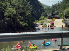 -安吉龙王山峡谷漂流