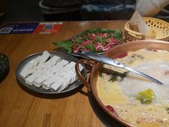 -洱火云南酸菜牛肉火锅(石景山当代商城店)