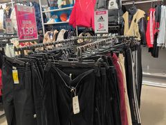 -唯品会(北京国瑞城店)