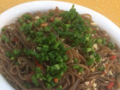 酸辣掘根粉-鑫巴蜀小镇 · 水煮鱼专研店(玉桥店)