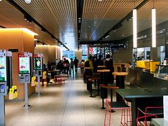 大堂-麦当劳(龙阳路店)