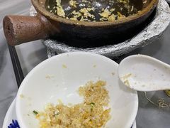 窝蛋牛肉拼腊肉腊腸-红星光发煲仔饭(大石街店)