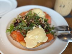 熏三文鱼班尼迪克蛋-ROAST coffee & eatery