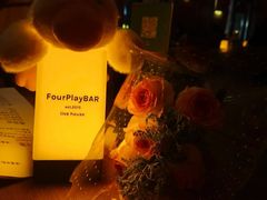 -FOUR PLAY BAR