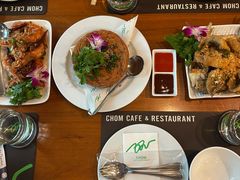 -Chom Cafe and Restaurant