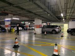 -龙阳广场-地下停车库