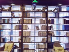 -钟书阁(松江泰晤士小镇店)