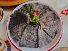 Plus鲜毛肚-矮冬瓜红茶火锅