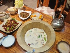 -滇香肴·云南菜蒸汽石锅鱼(云南北路店)