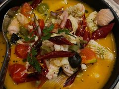 快炒新鲜鱿鱼陪蒜片-Bistro Les Lilas丁香花小酒馆