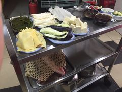 -东顺老渔翁笨锅炖(抚松路店)