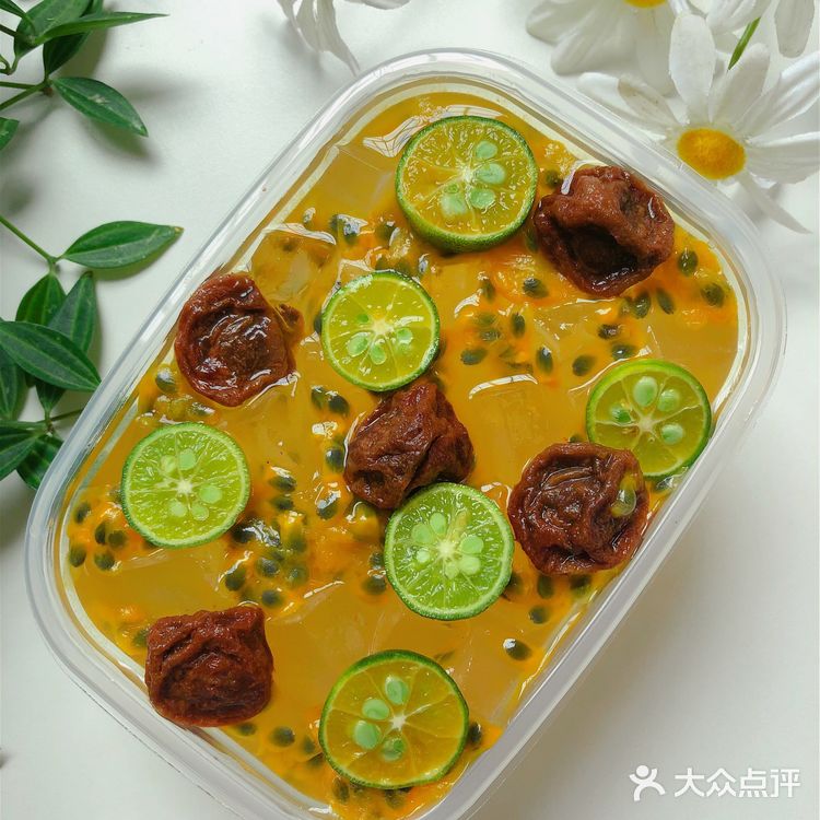 好吃到哭！冰凉爽口的百香果石斛凉粉冻