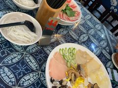 -桥香园过桥米线(国贸店)