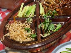-老郑家东北春饼(龙悦居店)
