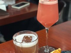 -毛毛虫酒吧