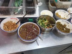 -裕新楼粉面馆·石磨手工粉(四方坪店)