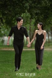 -现代经典婚纱摄影