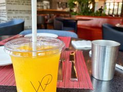 -WOLFGANG PUCK KITCHEN & BAR(迪士尼小镇店)