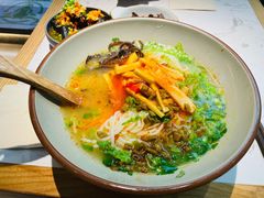 苗家酸笋面-百春原湖南牛肉粉(百联世纪店)