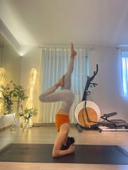 -闺蜜瑜伽·普拉提女性塑形馆