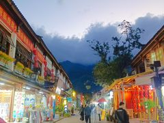 -七彩云南古滇温泉山庄