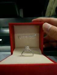 -威德钻石-克拉钻大本营(南京东路店)