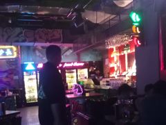 -UP嘻哈酒吧(粉巢店)