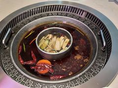 菌香鸳鸯锅-晓宇重庆火锅(赛格国际购物中心店)