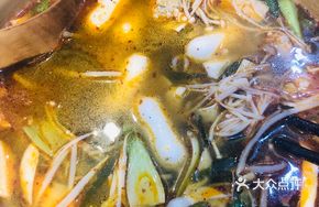 Spicy Cheese Rice Noodle Hot Pot