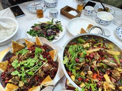 -乡土特色.冷锅鱼.牦牛肉汤锅