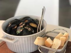 -Oasis Bar & Grill