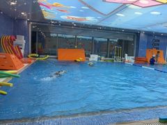 -戊辰亲子游泳俱乐部