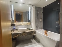 -上海虹桥西郊假日酒店