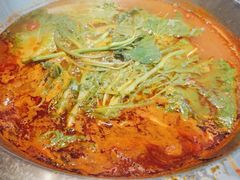 -野山舂·贵州现舂酸汤火锅(鸿通城店)