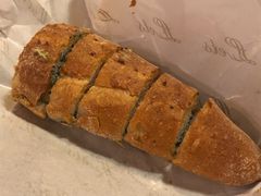 松露鱼籽法棍-Let's Taipei 非常烘焙(太古里店)