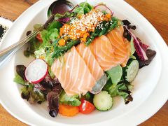 -Chom Cafe and Restaurant