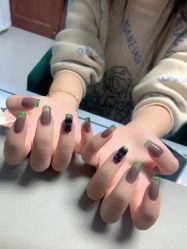 -桃子的美甲店