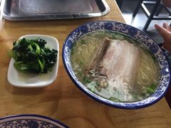枫镇大肉面-裕兴记·三虾面(西北街总店)