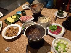 洪鼎·美人美火锅-小天鹅火锅·一线江景洪鼎旗舰店(洪崖洞店)