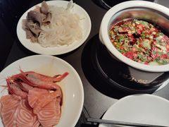 -钱小奴海鲜自助黑金店(杭州滨江龙湖店)