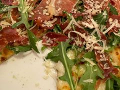 火腿芝麻菜披萨-城市大道红炉披萨烘焙坊