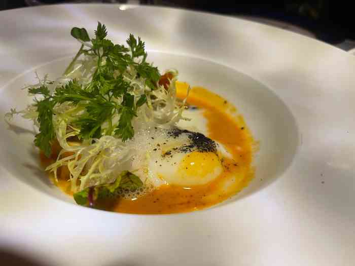 chezlouis喜乐意西餐厅(静安寺店)-"附近闲逛,意外发现了这家好评率