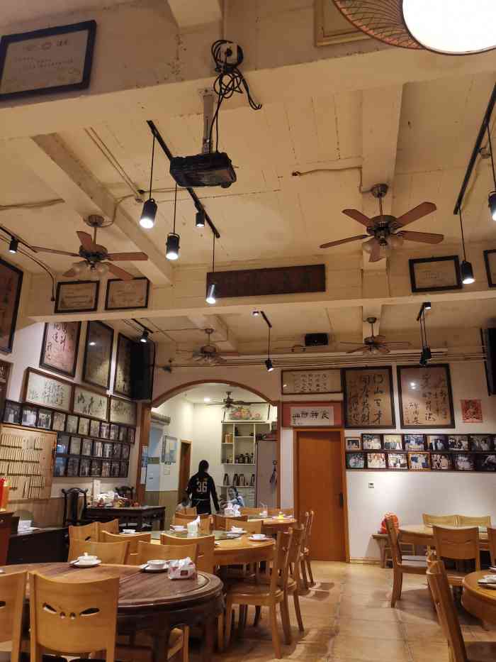 阿山饭店(虹桥路店)-"特地奔着猪油去吃的,很地道的上海味道,猪.