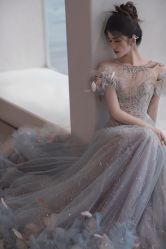 -艾米丽婚纱礼服
